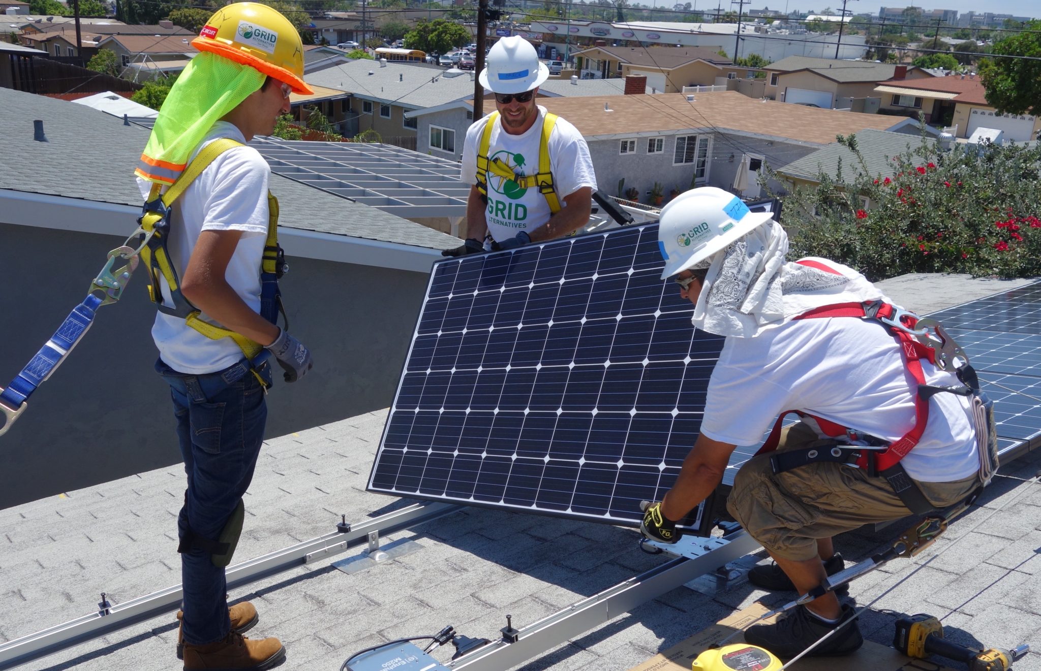 Environment Report: “Balcony” Solar Could Save San Diegans Money
