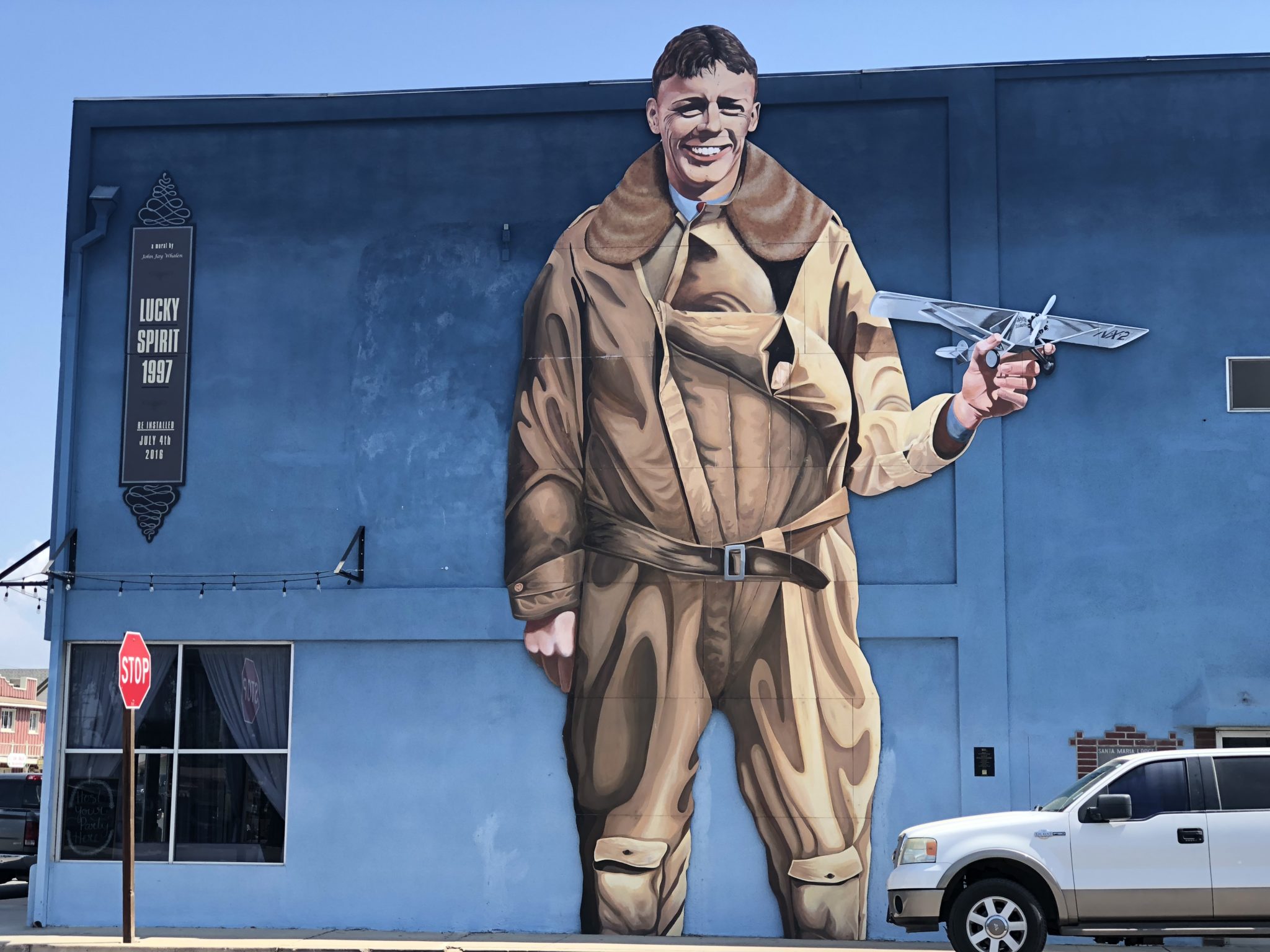 charles lindbergh airport mural