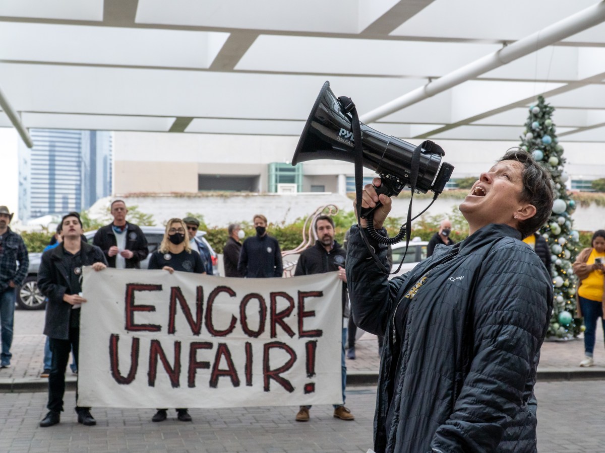 Tourism Workers Come Out of Pandemic Swinging