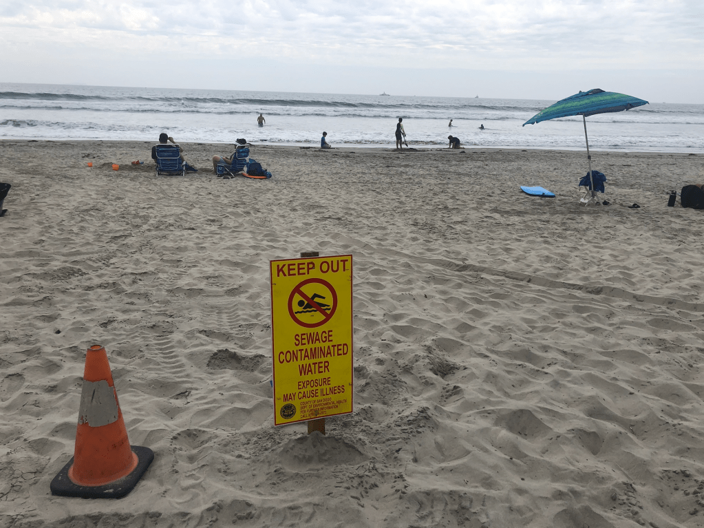 A closed beach from Tijuana sewage contamination on Aug. 4, 2022. / MacKenzie Elmer
