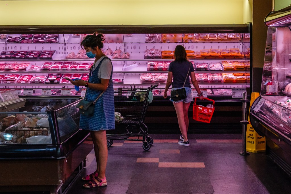 Shoppers at 99 Ranch Market in Clairemont Mesa on Oct. 2, 2022.