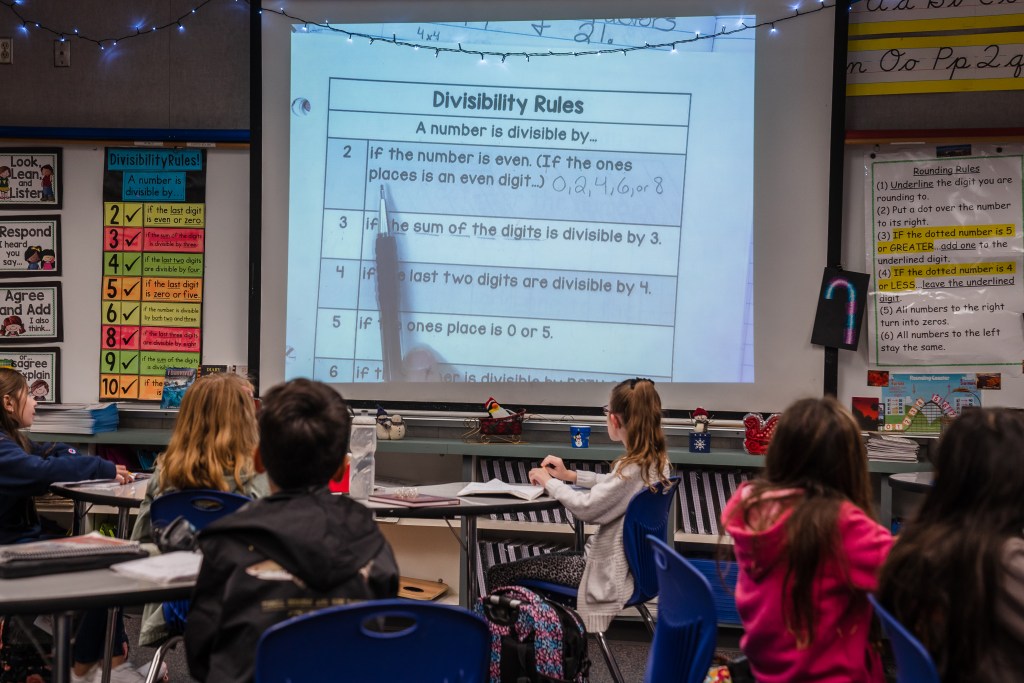 Children work in class at Blossom Valley Elementary School in El Cajon on Nov. 28, 2022. / Photo by Ariana Drehsler