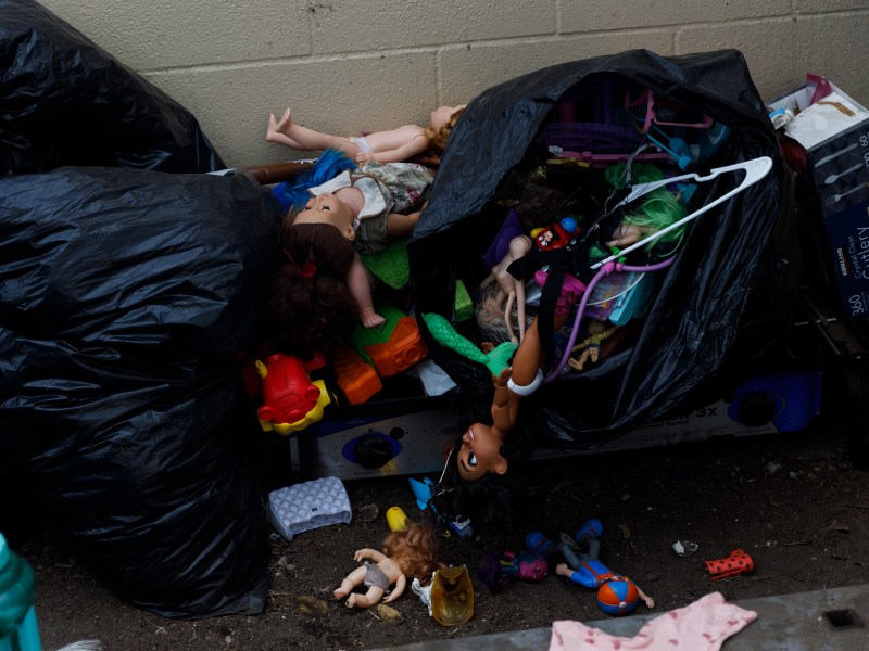 Toys belonging to Byron Paniagua’s children at an encampment in San Diego on Aug. 7, 2024./ Photo by Kristian Carreon for Voice of San Diego