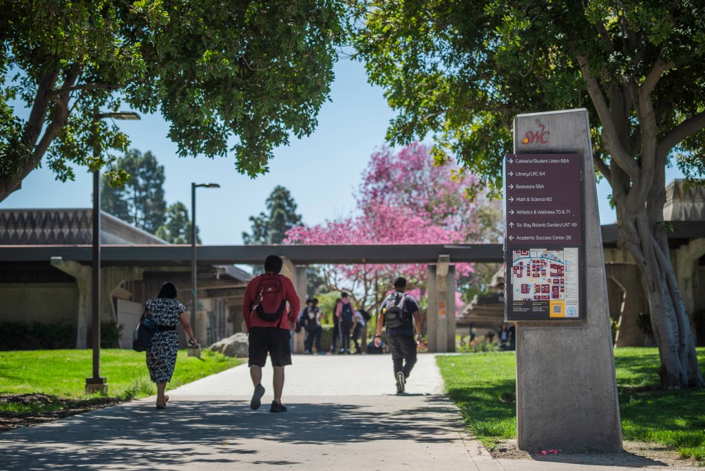 Community college students at Southwestern College in Chula Vista on April 9, 2025. / Photo by Vito di Stefano for Voice of San Diego