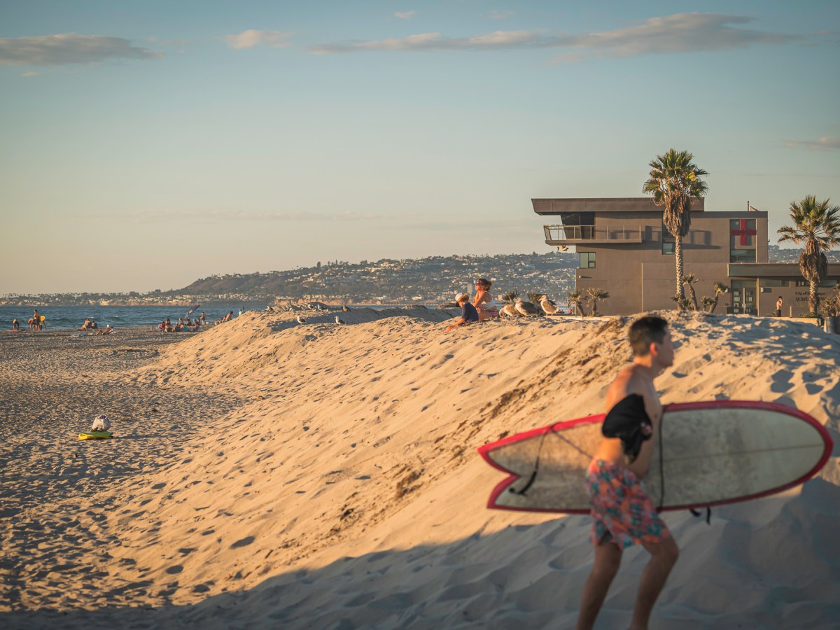 5 Stories to Distract You From Mailers
